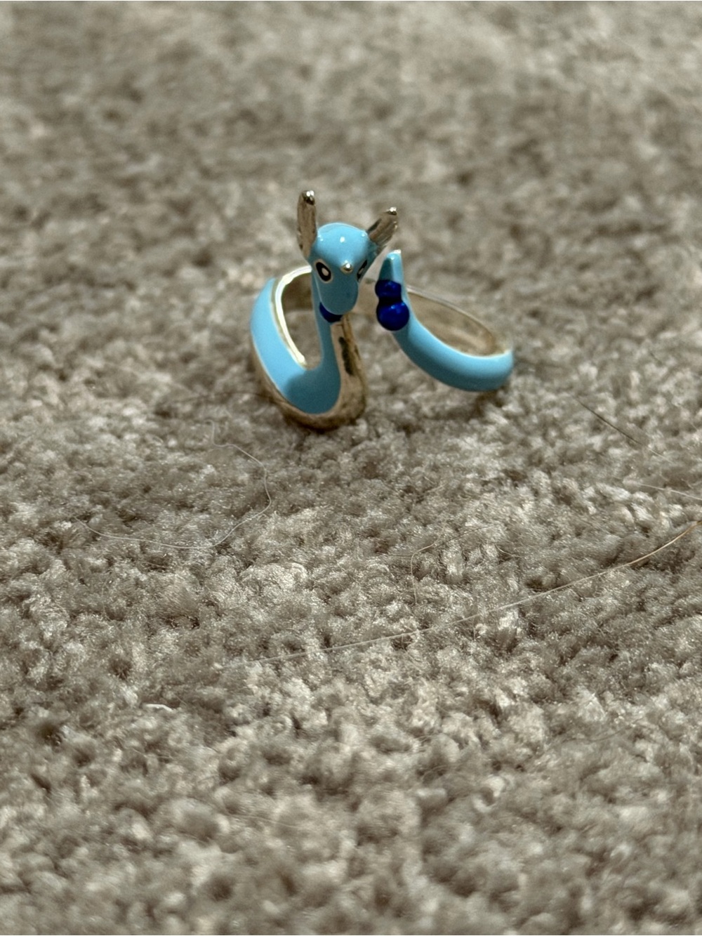 925 Sterling Silver Dragonair Pokรฉmon Ring Blue Enamel